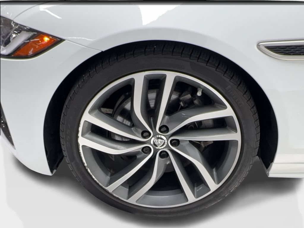 Used 2024 Jaguar XF R-Dynamic SE RWD image 12