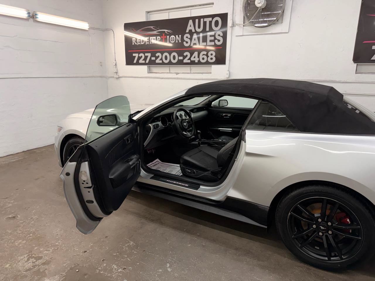 Used 2016 Ford Mustang Premium RWD image 14