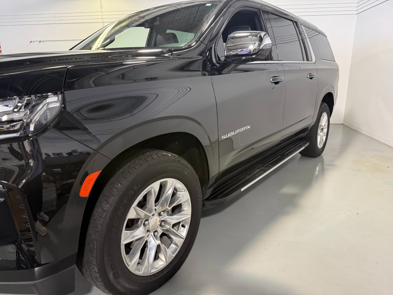 Used 2023 Chevrolet Suburban Premier image 28