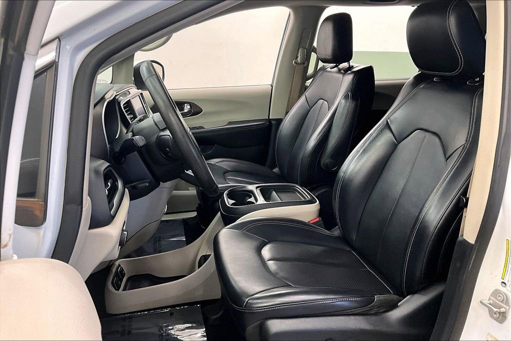 Used 2021 Chrysler Voyager Lxi image 21