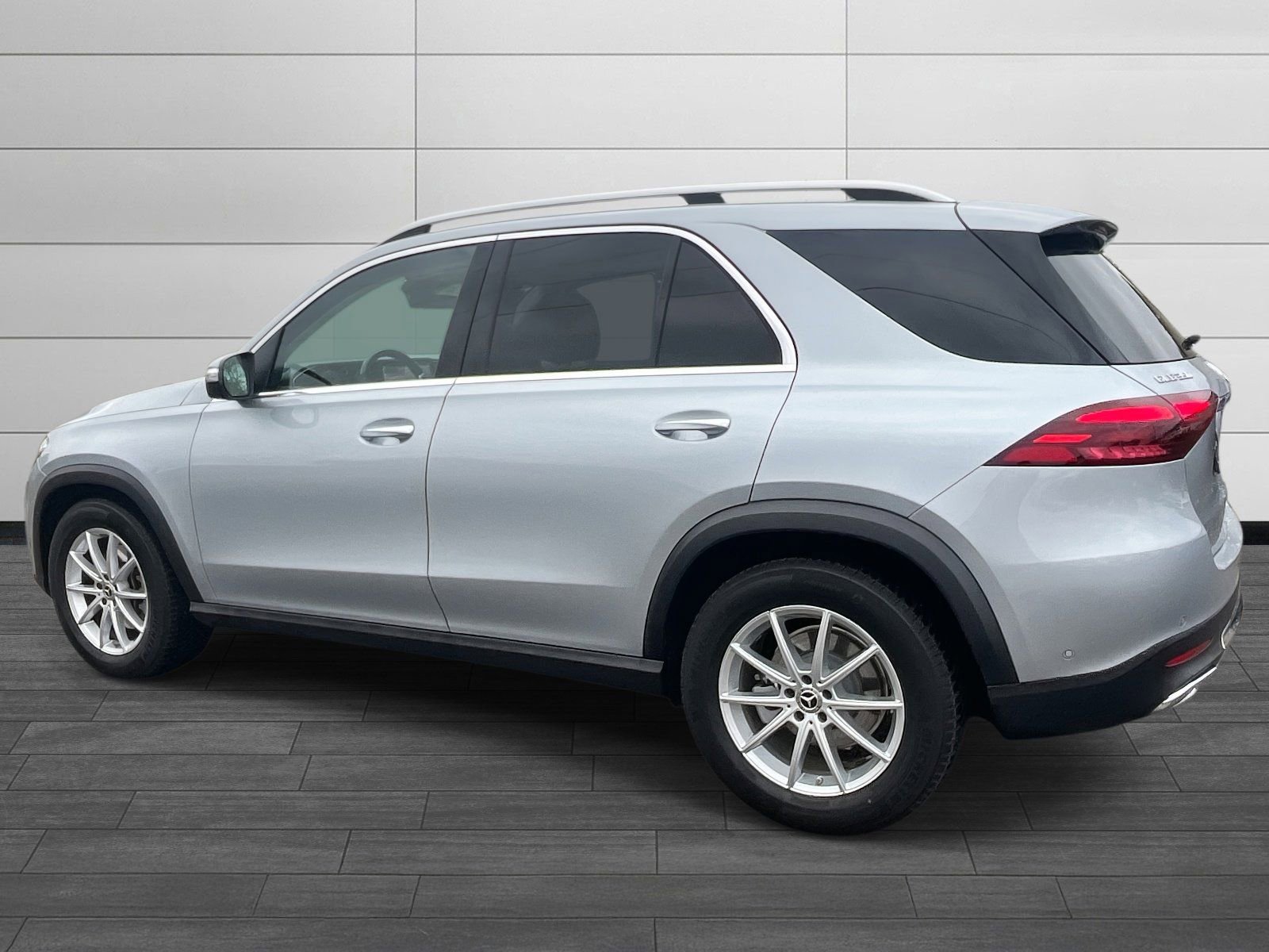 Certified 2025 Mercedes-Benz GLE 350 4MATIC image 4