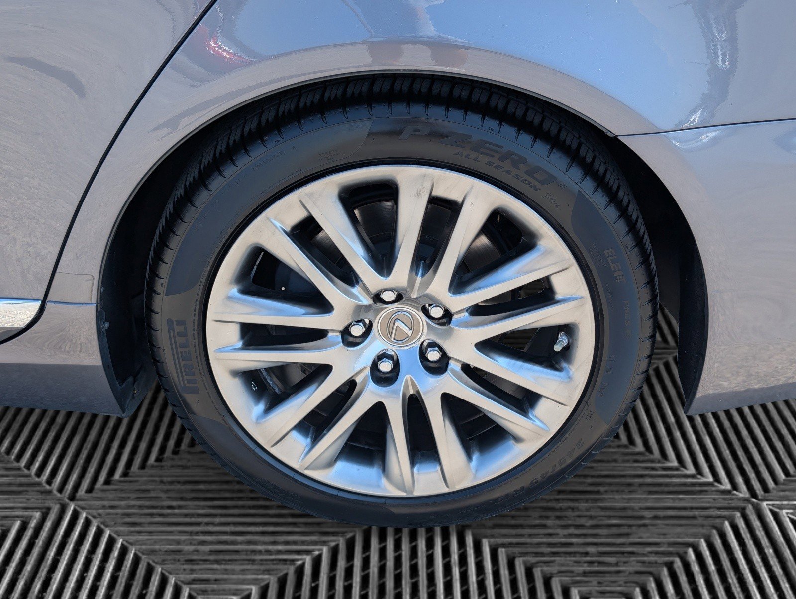 Used 2015 Lexus LS 460 image 30