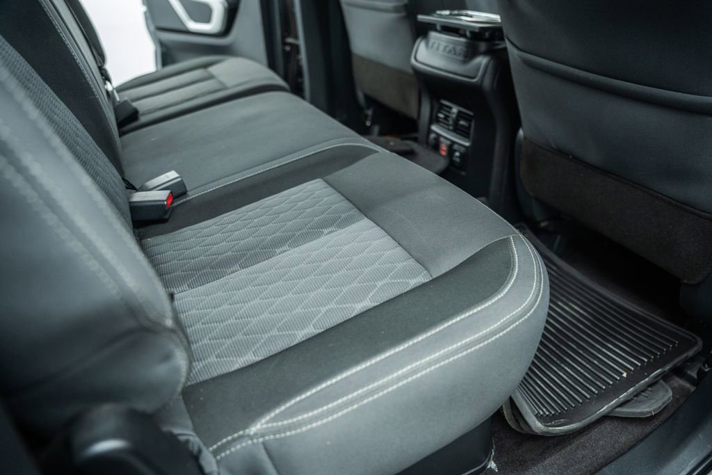 Used 2022 Nissan Titan SV w/ SV Convenience Package image 33