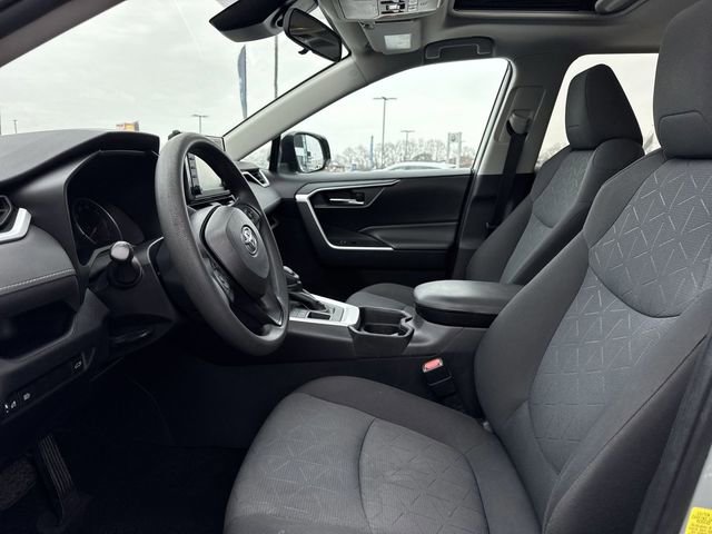 Used 2019 Toyota RAV4 XLE w/ Convenience Package image 11