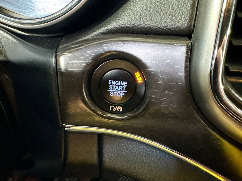 Used 2018 Jeep Grand Cherokee Limited w/ Luxury Group II AWD/4WD image 21