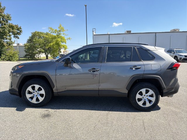 Used 2021 Toyota RAV4 LE FWD image 10