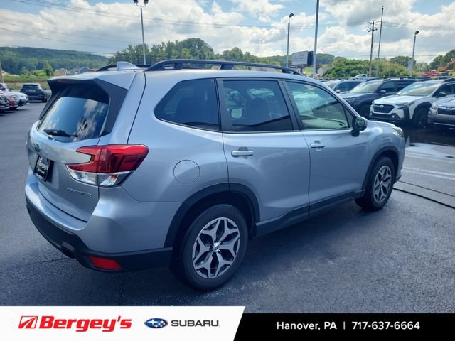 Used 2023 Subaru Forester Premium AWD/4WD image 4