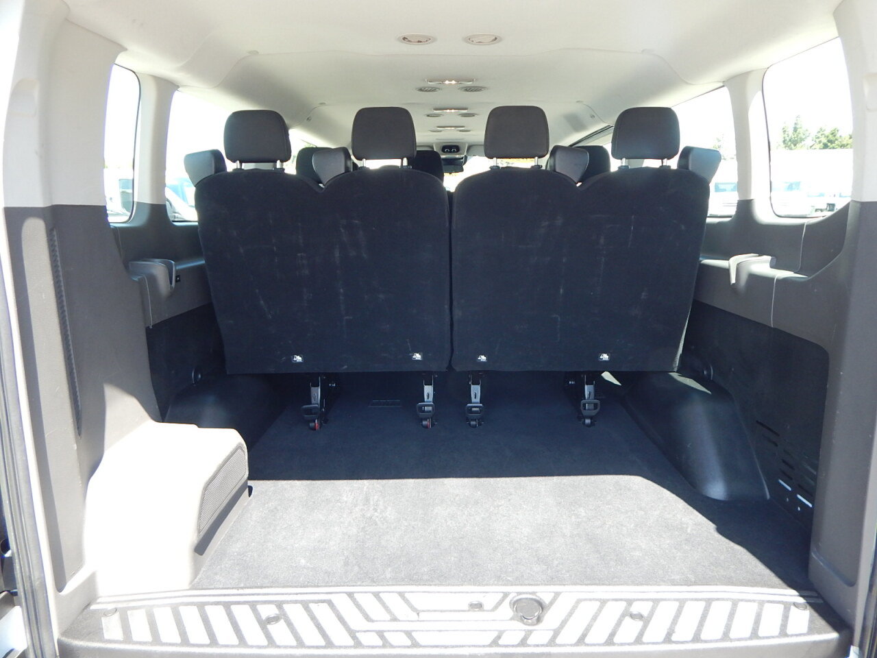 Used 2023 Ford Transit 350 XLT RWD image 4