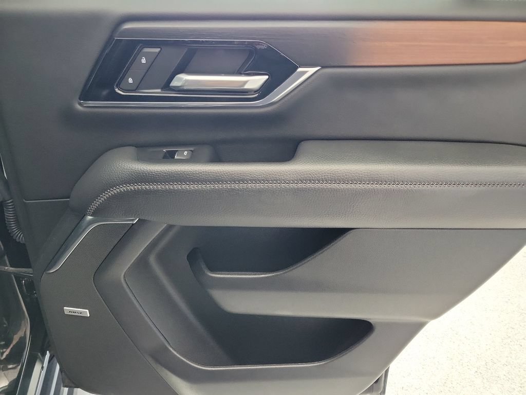 Certified 2025 GMC Yukon Denali AWD/4WD image 23