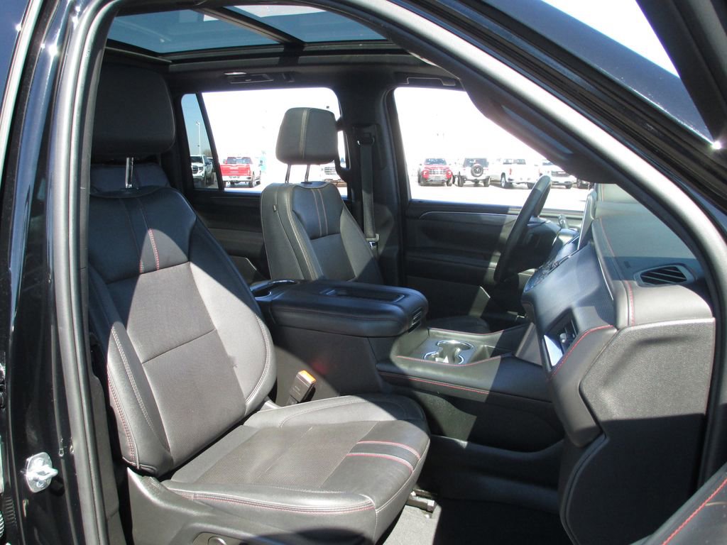 Used 2023 Chevrolet Suburban RST w/ Luxury Package image 26