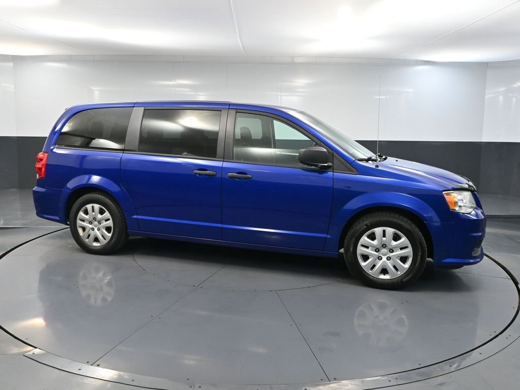 Used 2019 Dodge Grand Caravan SE w/ UConnect Hands-Free Group image 4