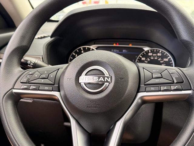 Used 2025 Nissan Altima 2.5 SV FWD image 21