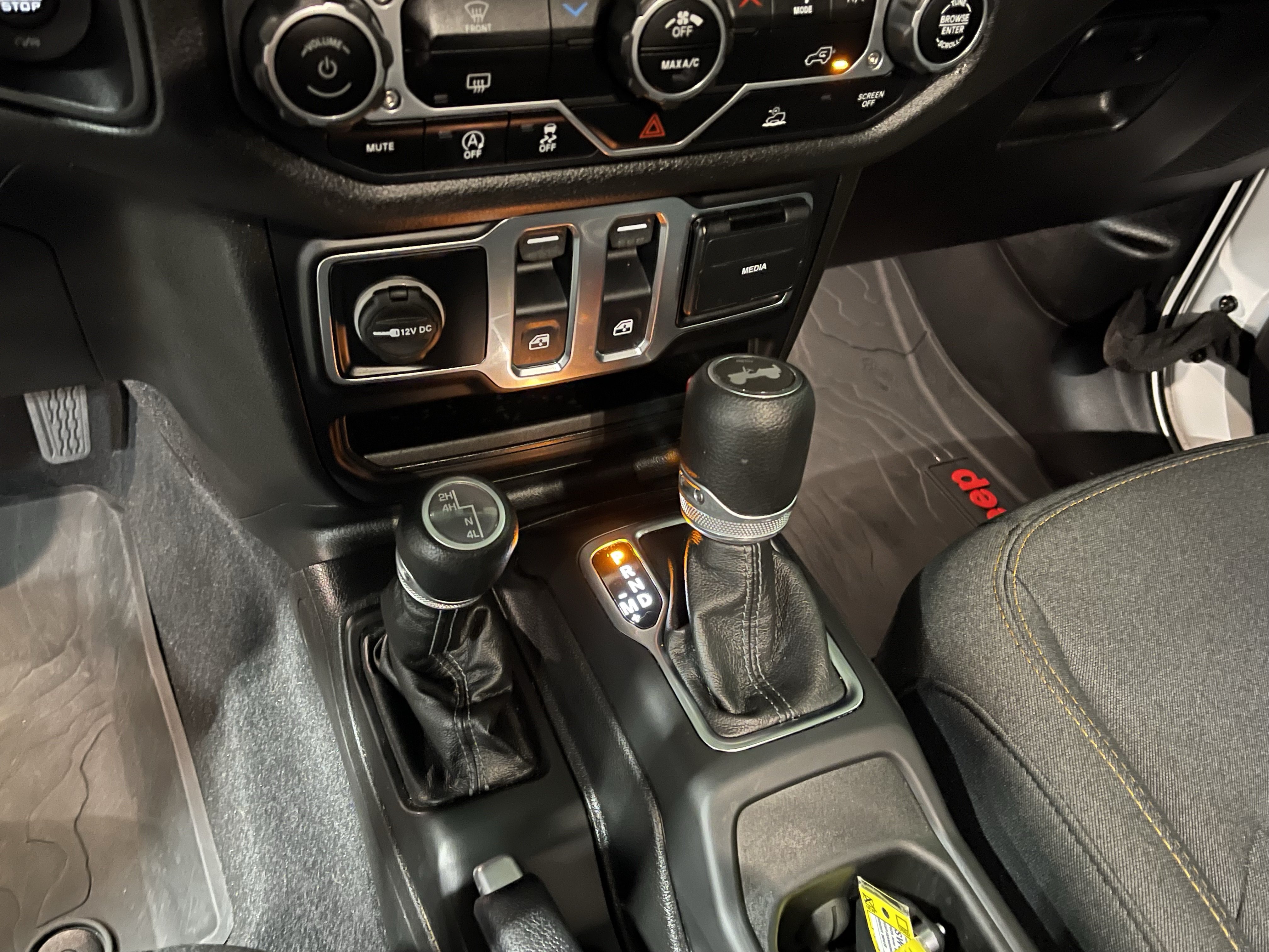 Certified 2025 Jeep Wrangler Sport AWD/4WD image 20