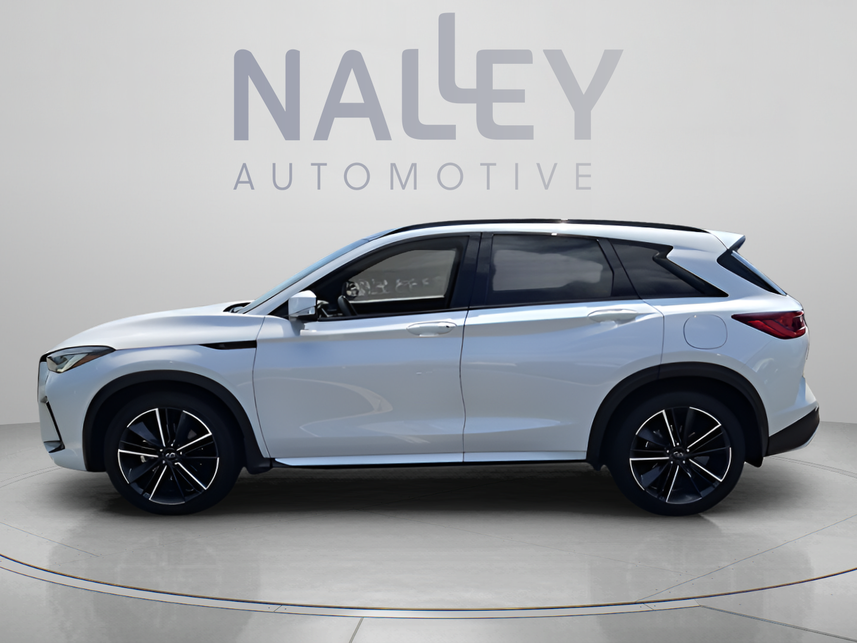 Used 2025 INFINITI QX50 Sport AWD/4WD image 2