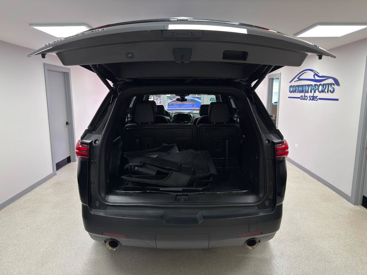 Used 2022 Chevrolet Traverse LT w/ LPO, Floor Liner Package AWD/4WD image 37