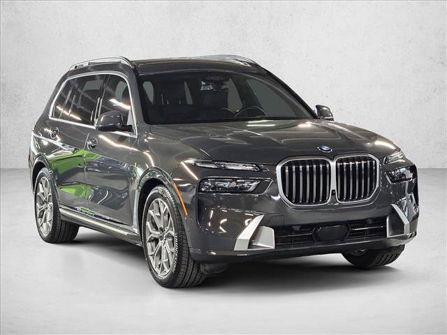 Used 2024 BMW X7 xDrive40i AWD/4WD image 3