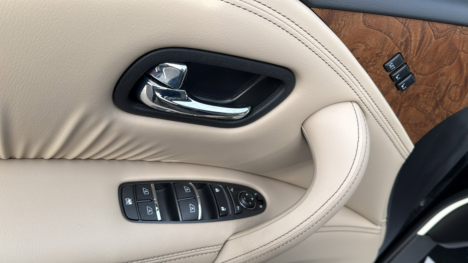 Certified 2024 Nissan Armada SL w/ Cargo Package image 7