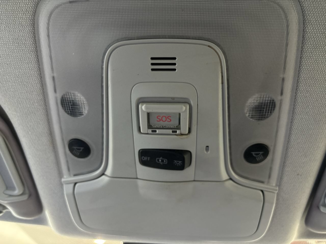 Used 2021 Toyota Prius Prime XLE w/ Carpet Mat Package (TMS) FWD image 16