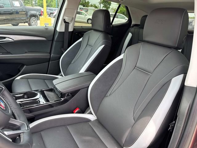 Used 2025 Buick Envision Sport Touring image 39