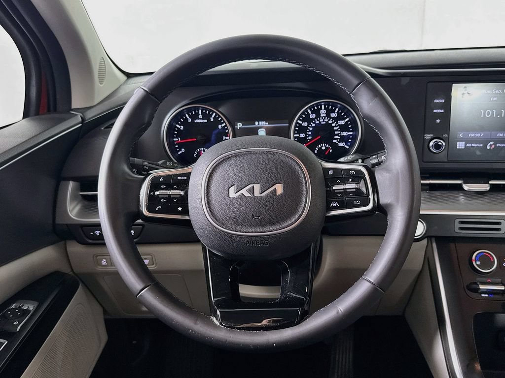 Used 2022 Kia Carnival LX FWD image 11