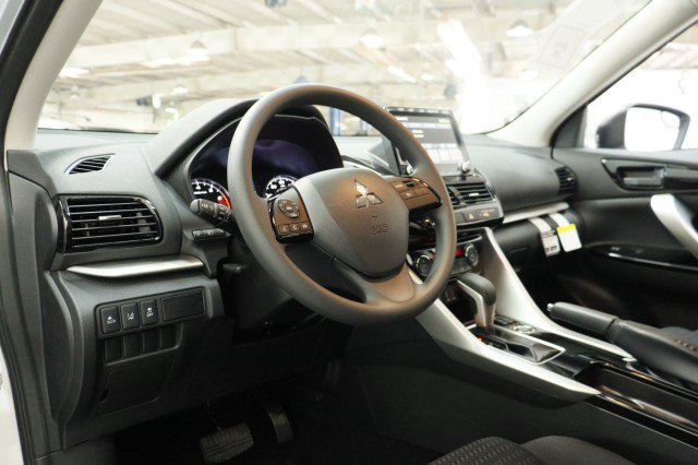 New 2026 Mitsubishi Eclipse Cross LE AWD/4WD image 5