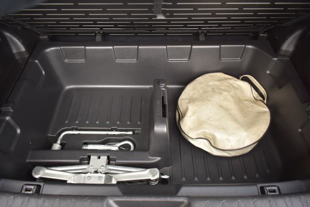 Used 2012 Nissan Juke SV image 35