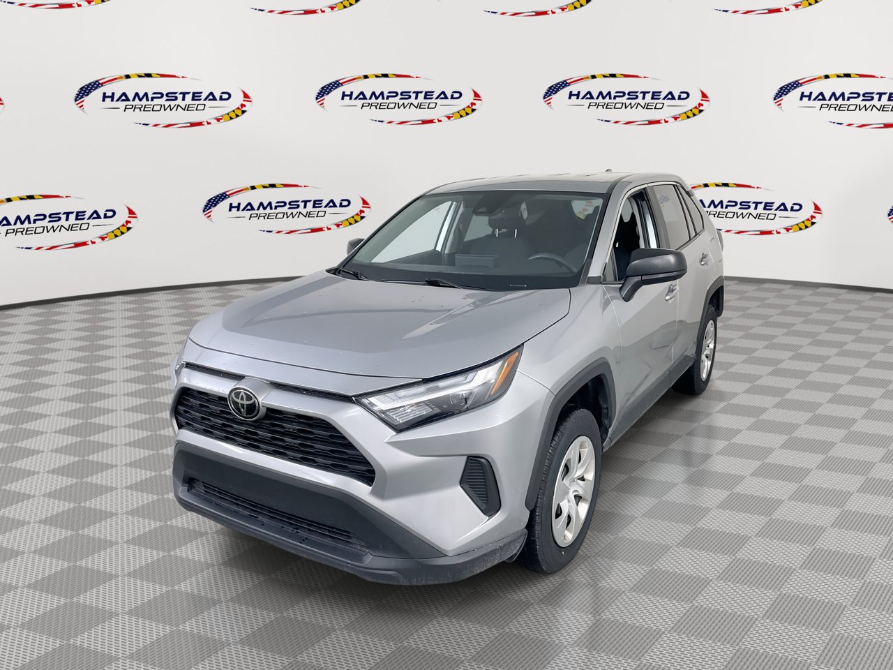 Used 2025 Toyota RAV4 LE AWD/4WD image 1