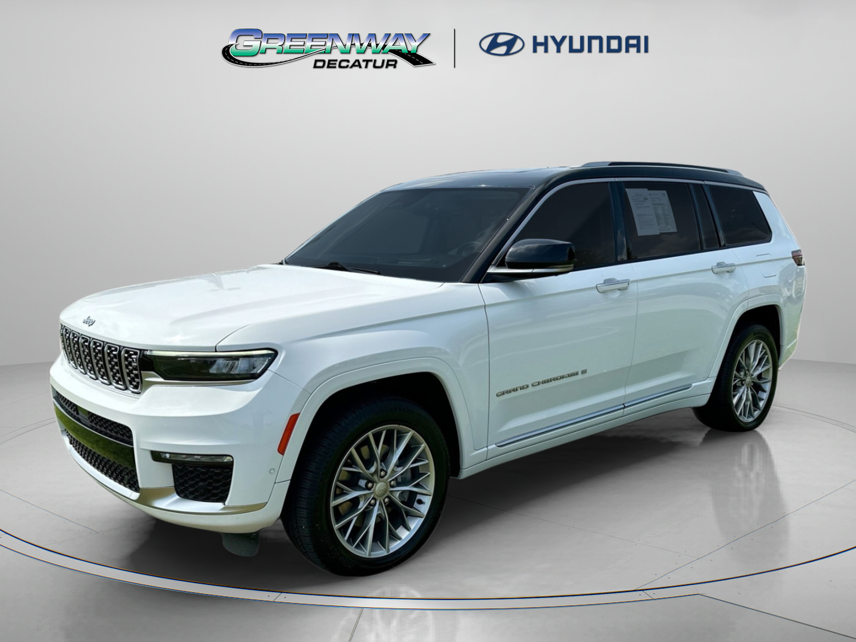 Used 2022 Jeep Grand Cherokee L Summit w/ Advanced Protech Group IV AWD/4WD image 4