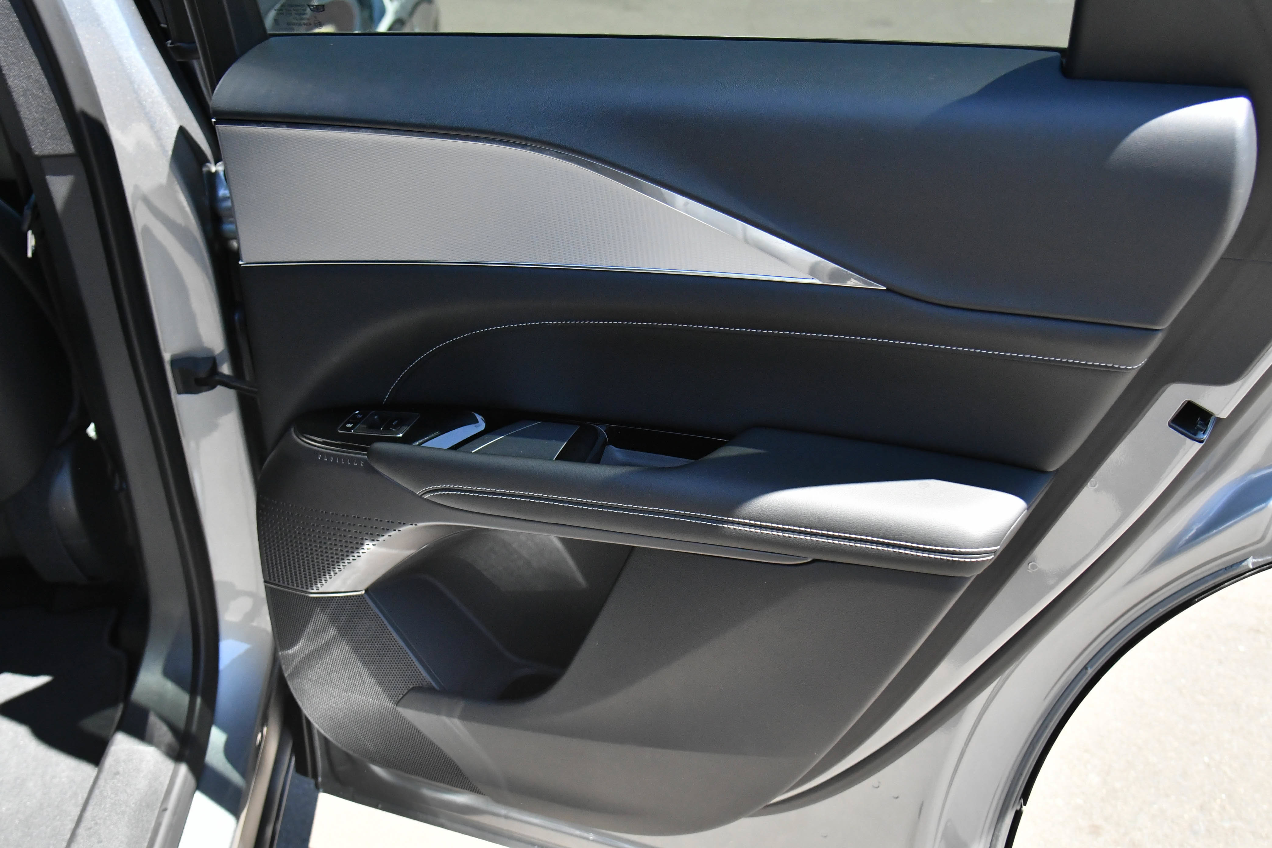 Used 2024 Cadillac Lyriq Tech RWD image 47