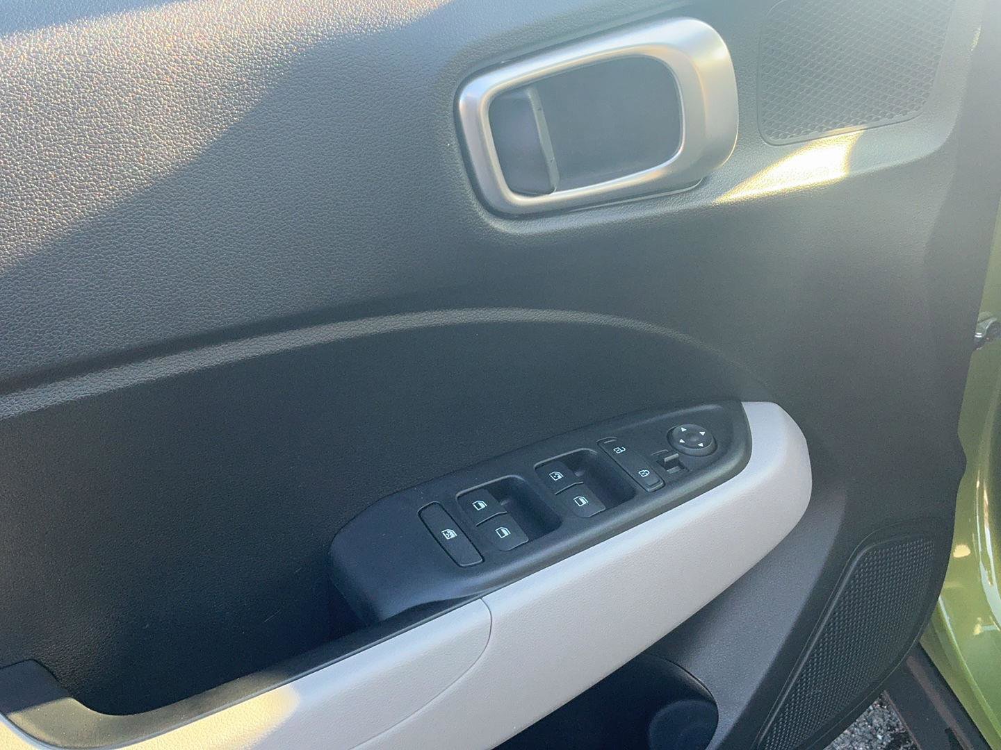 Certified 2024 Hyundai Venue SEL image 14