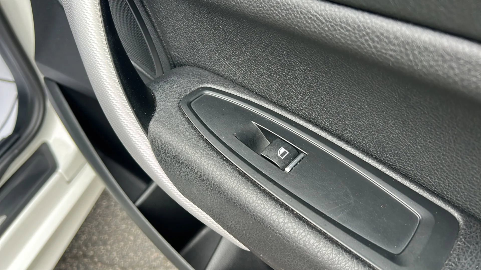 Used 2020 BMW M240i Convertible RWD image 47