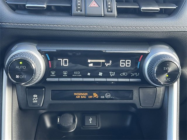 Used 2022 Toyota RAV4 XLE Premium image 14