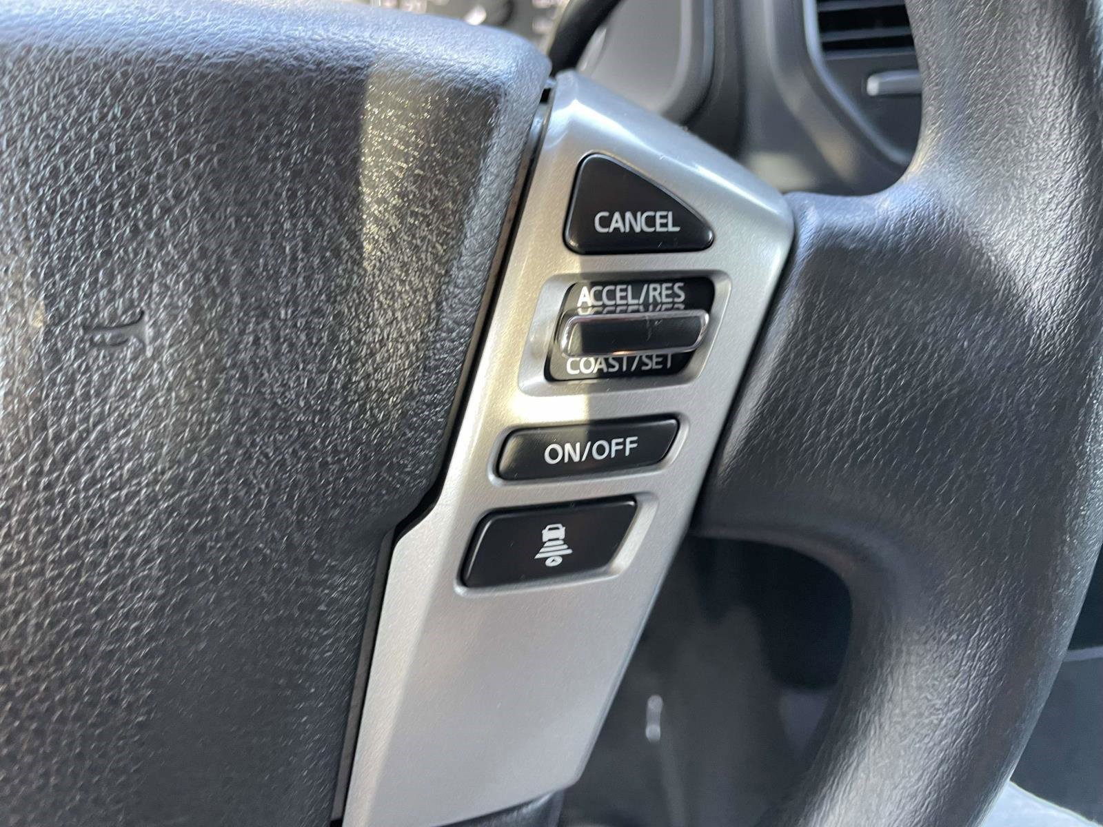 Used 2022 Nissan Titan SV AWD/4WD image 27