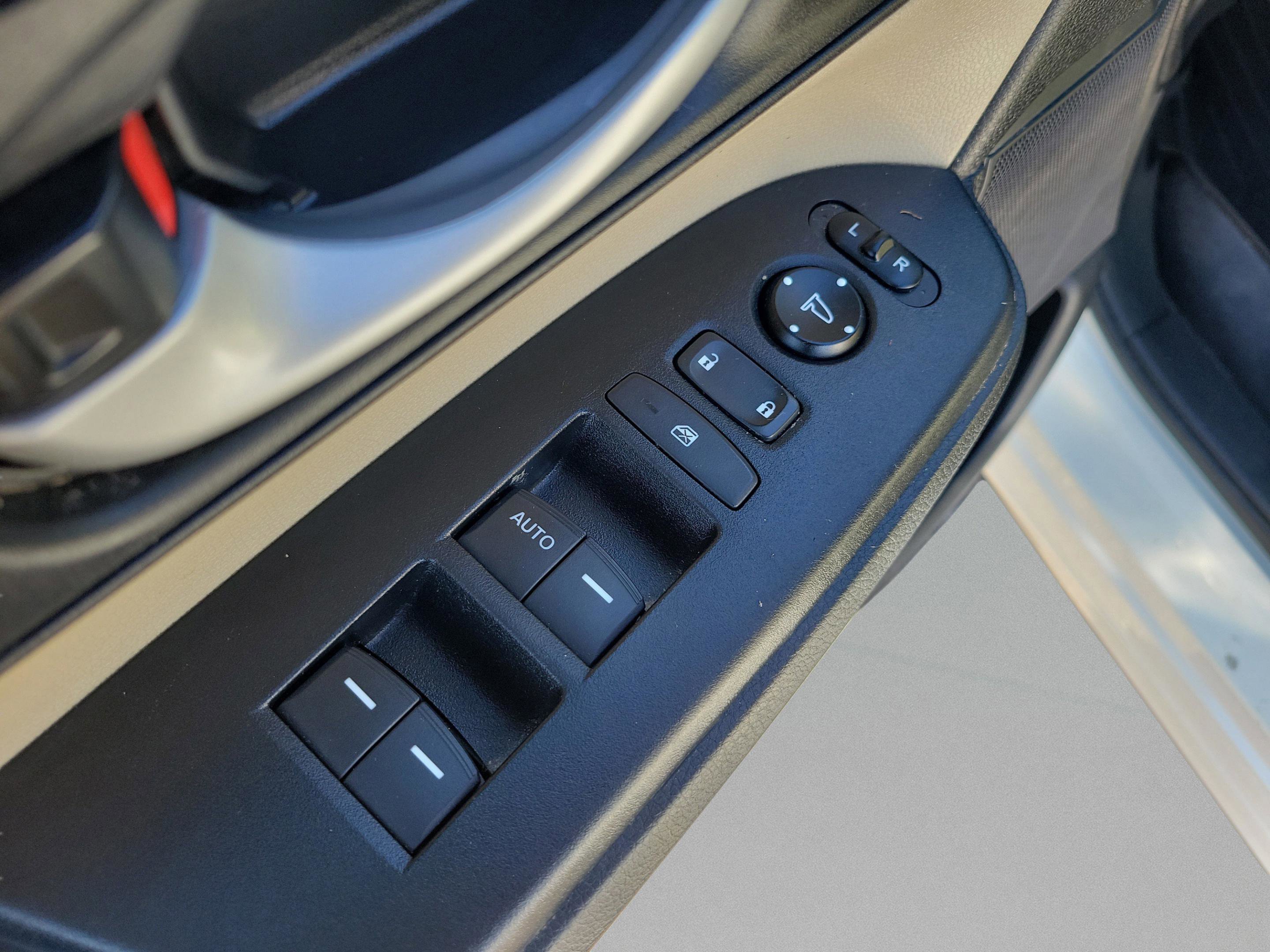 Used 2017 Honda CR-V LX image 11