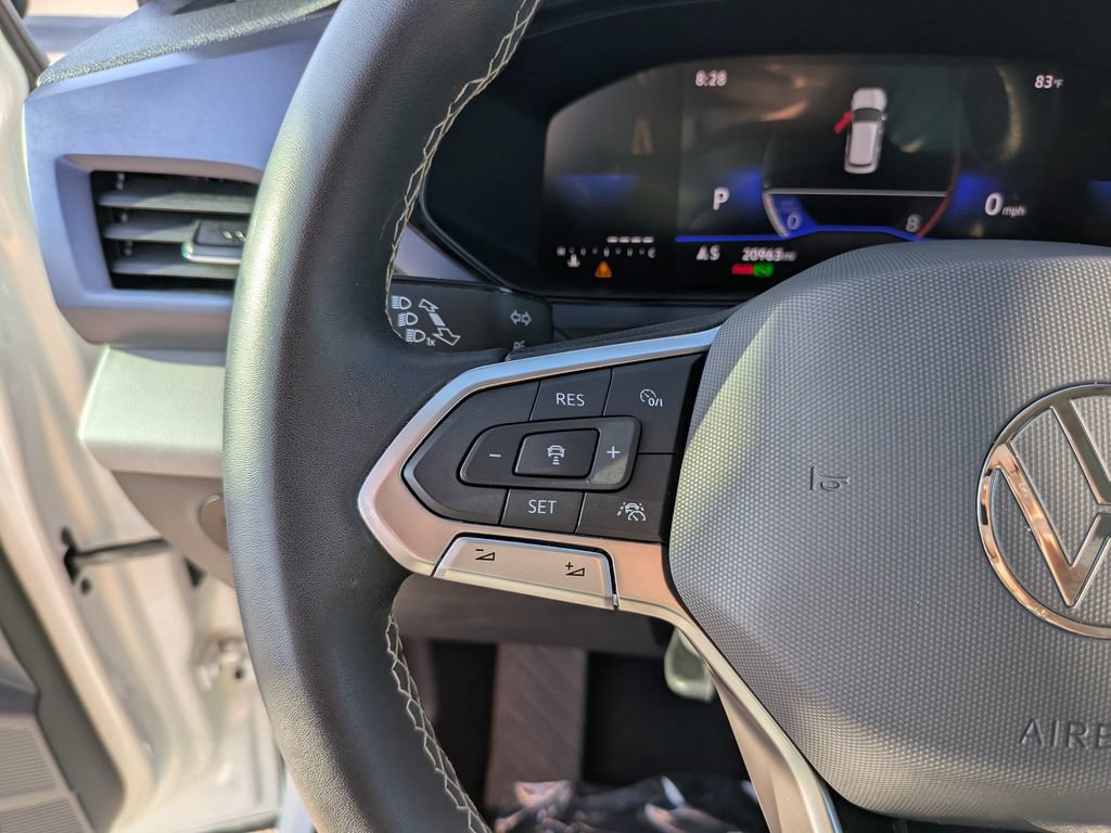 Certified 2023 Volkswagen Taos SE w/ Panoramic Sunroof Package FWD image 27