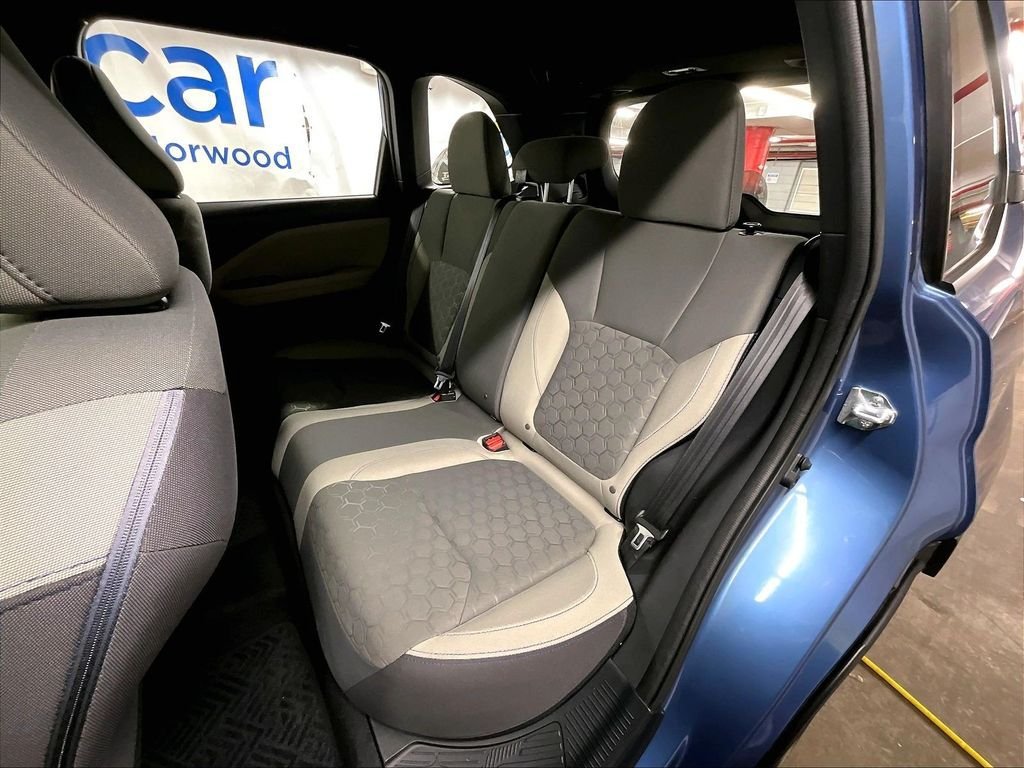 Used 2025 Subaru Forester AWD/4WD image 13