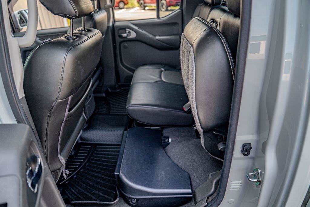 Used 2021 Nissan Frontier PRO-4X w/ Pro-4x Utility Package AWD/4WD image 18