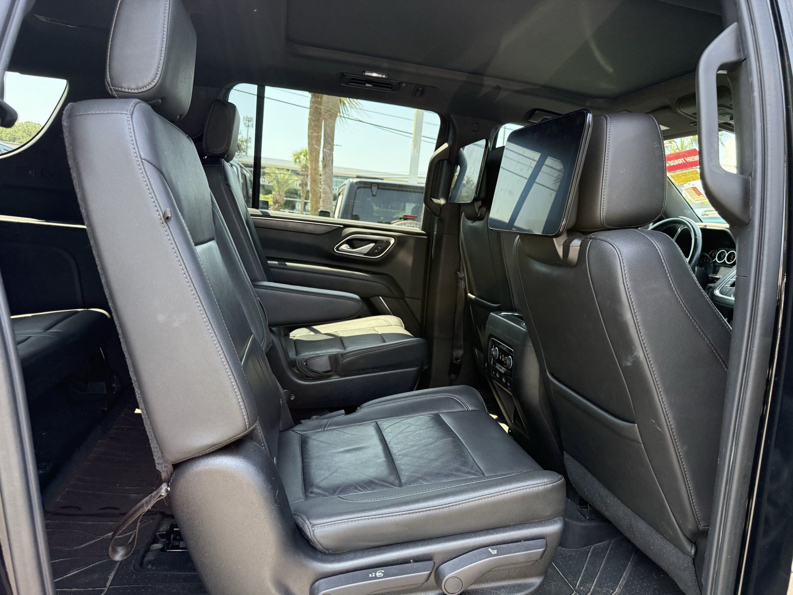 Used 2021 Chevrolet Suburban Z71 w/ Rear Media and Nav Package AWD/4WD image 35