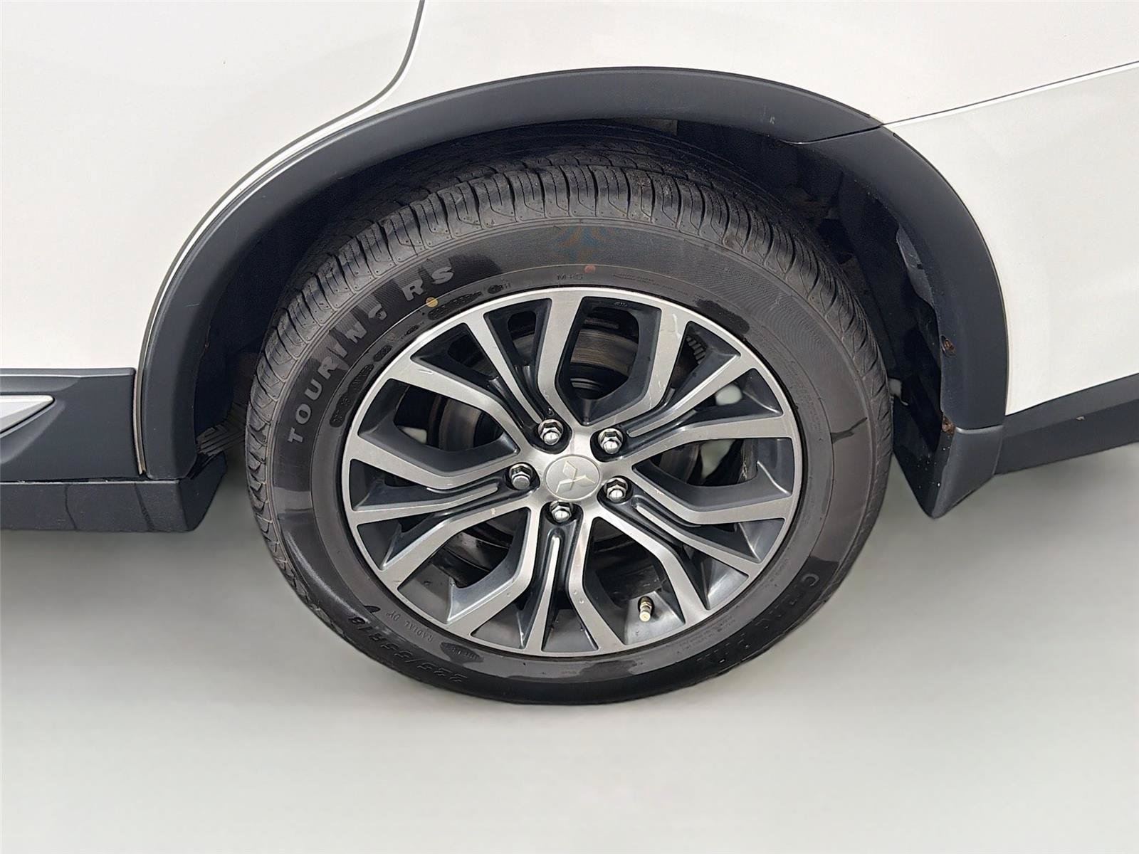 Used 2016 Mitsubishi Outlander SEL AWD/4WD image 33