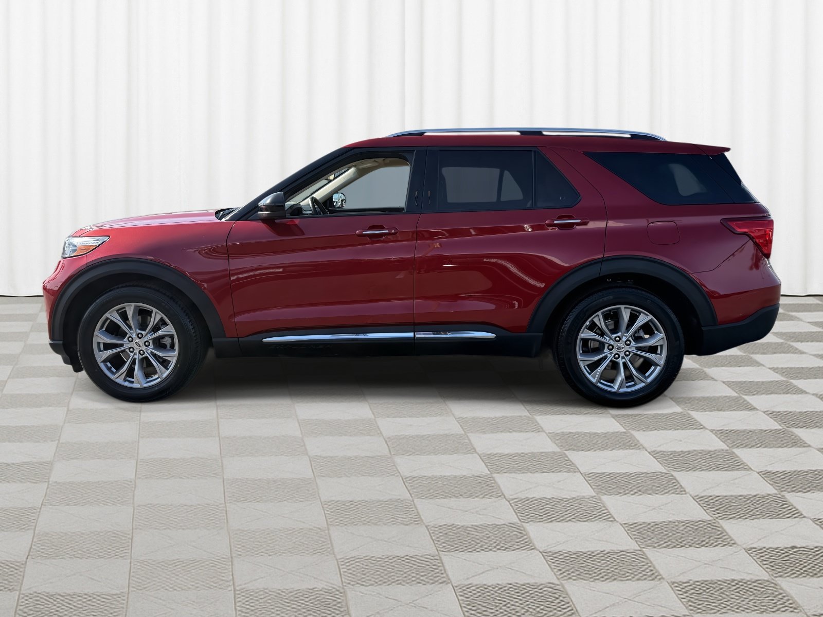 Used 2024 Ford Explorer Limited RWD image 5