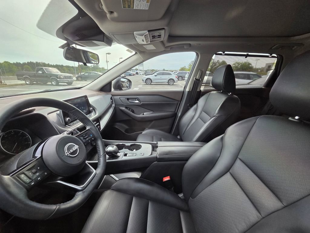 Used 2022 Nissan Rogue SV w/ SV Premium Package image 10