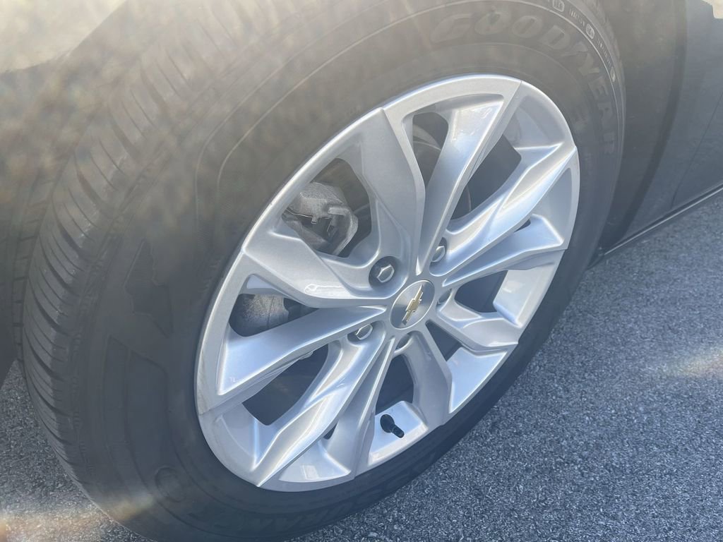 Used 2025 Chevrolet Malibu LT image 10