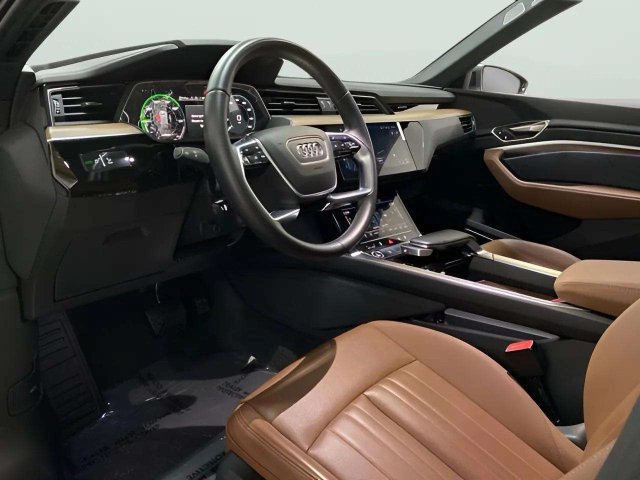 Used 2024 Audi Q8 e-tron Premium Plus w/ Premium Plus Package AWD/4WD image 19