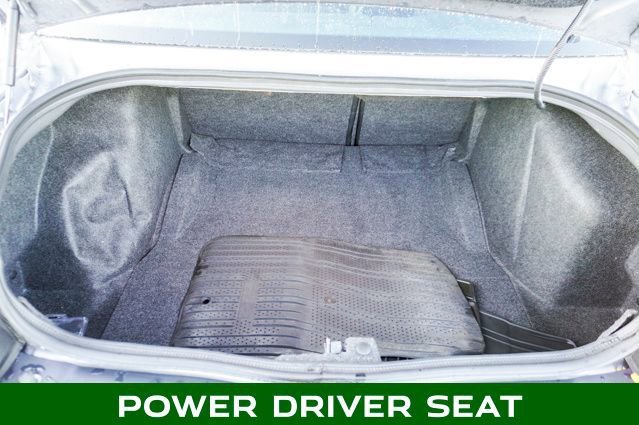 Used 2016 Dodge Challenger SXT image 6