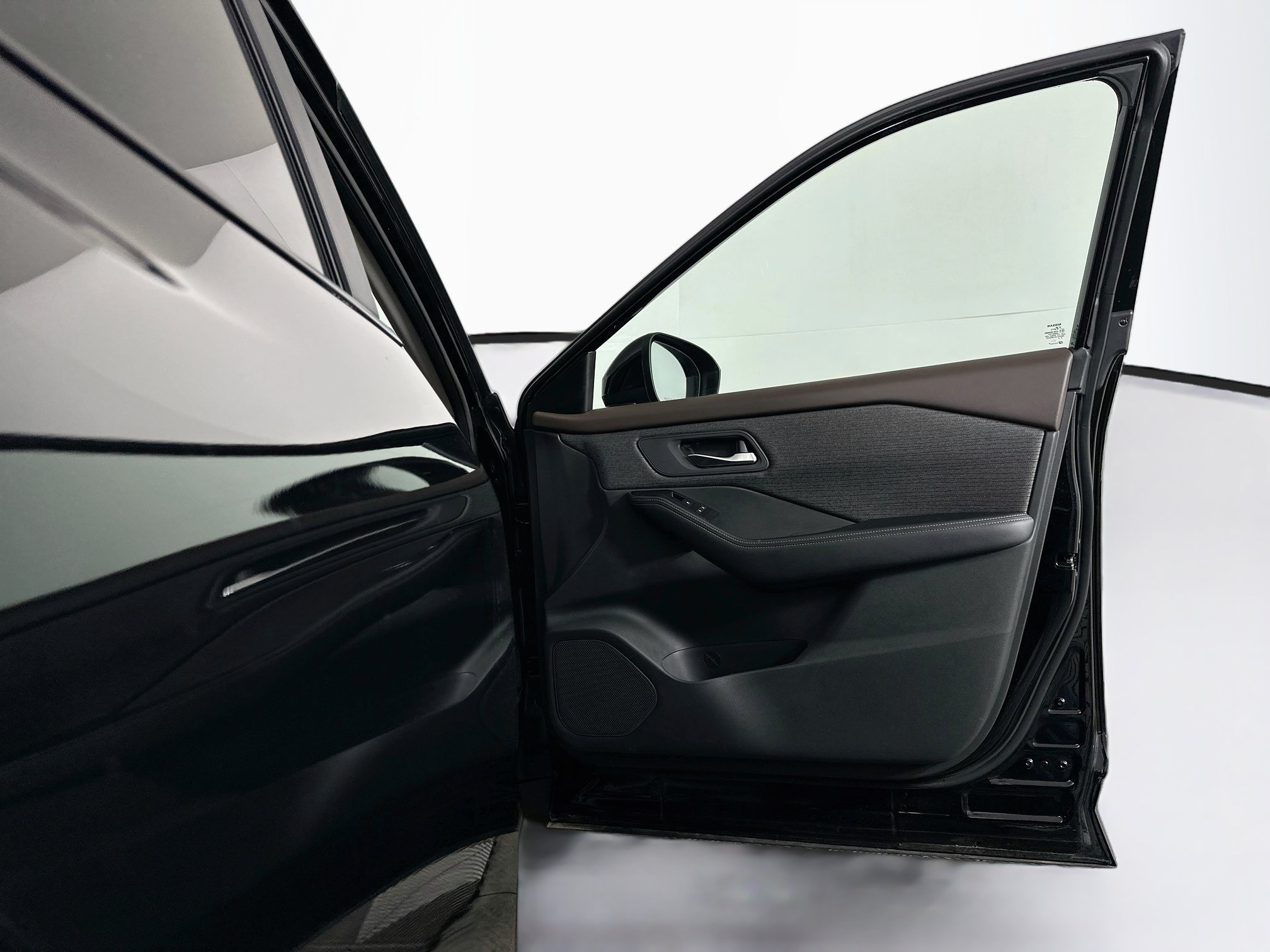 Used 2023 Nissan Rogue SV FWD image 31