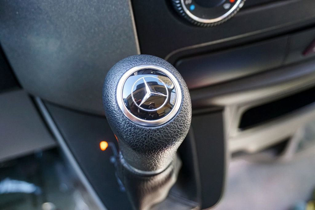 Used 2015 Mercedes-Benz Sprinter 2500 image 54