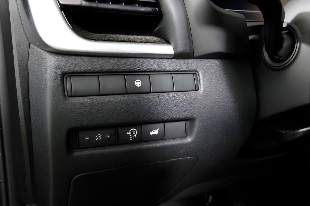 Used 2024 Nissan Rogue SL w/ SL Premium Package image 32