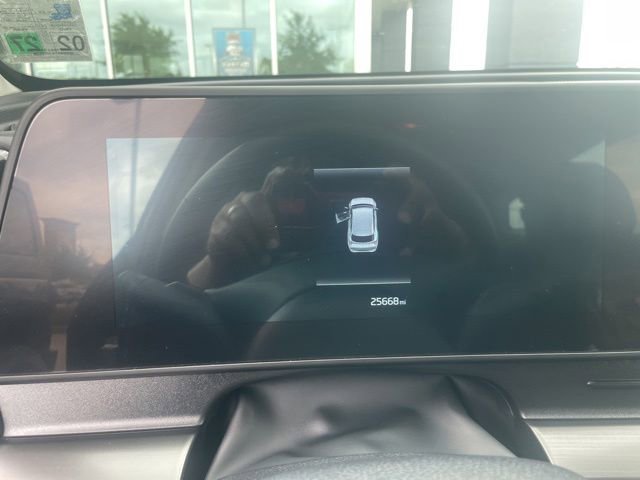 Used 2025 Kia Sportage EX FWD image 10