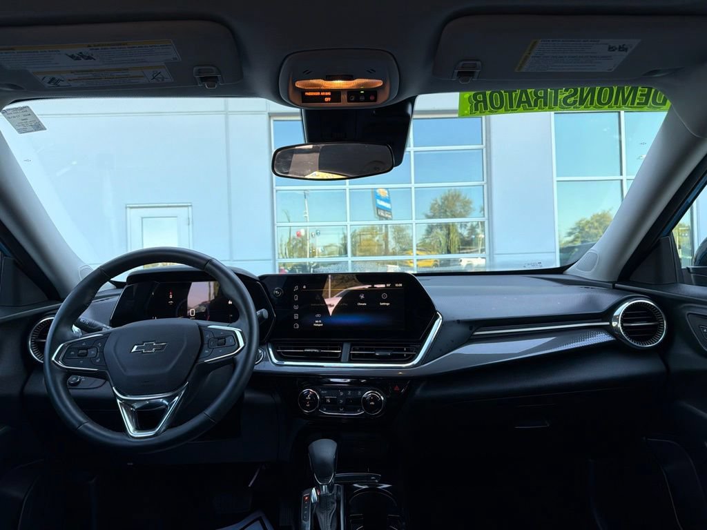 Used 2025 Chevrolet Trax ACTIV w/ Driver Confidence Package FWD image 21