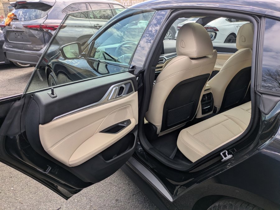 Used 2023 BMW i4 eDrive35 w/ Premium Package image 9